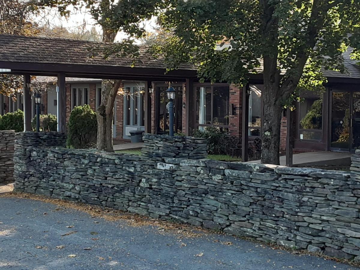 Mountain View Lodge Clifford Bagian luar foto