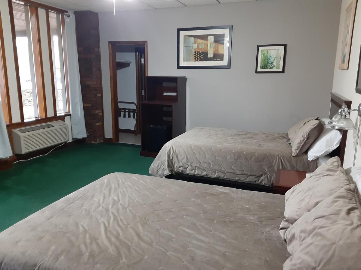 Mountain View Lodge Clifford Bagian luar foto
