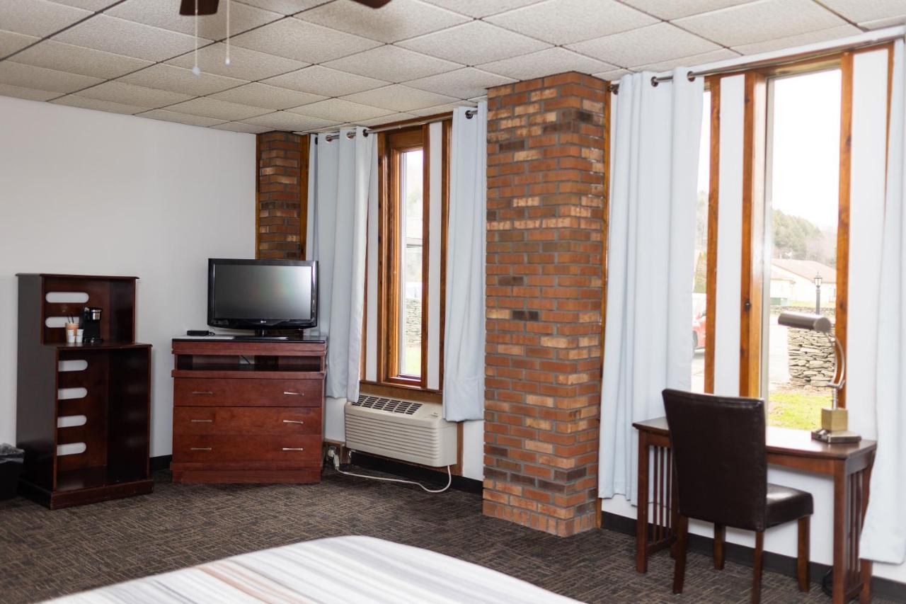 Mountain View Lodge Clifford Bagian luar foto
