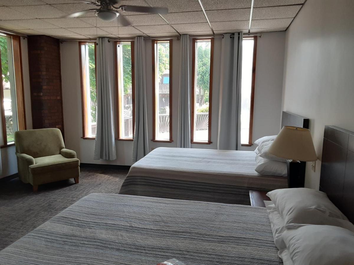 Mountain View Lodge Clifford Bagian luar foto